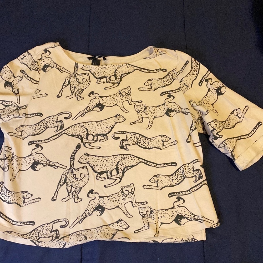 H&M Cream Short Sleeve Tee with Black Cheetah Print